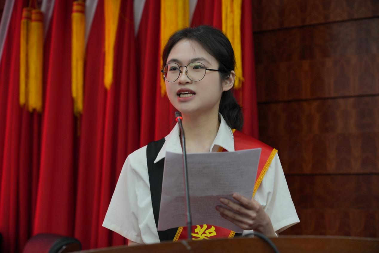 荣耀启新程 匠心育英才 华亿平台2023-2024学年奖学金表彰大会举行